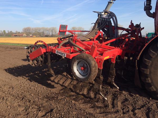 Precision injection in pre-tilled fields