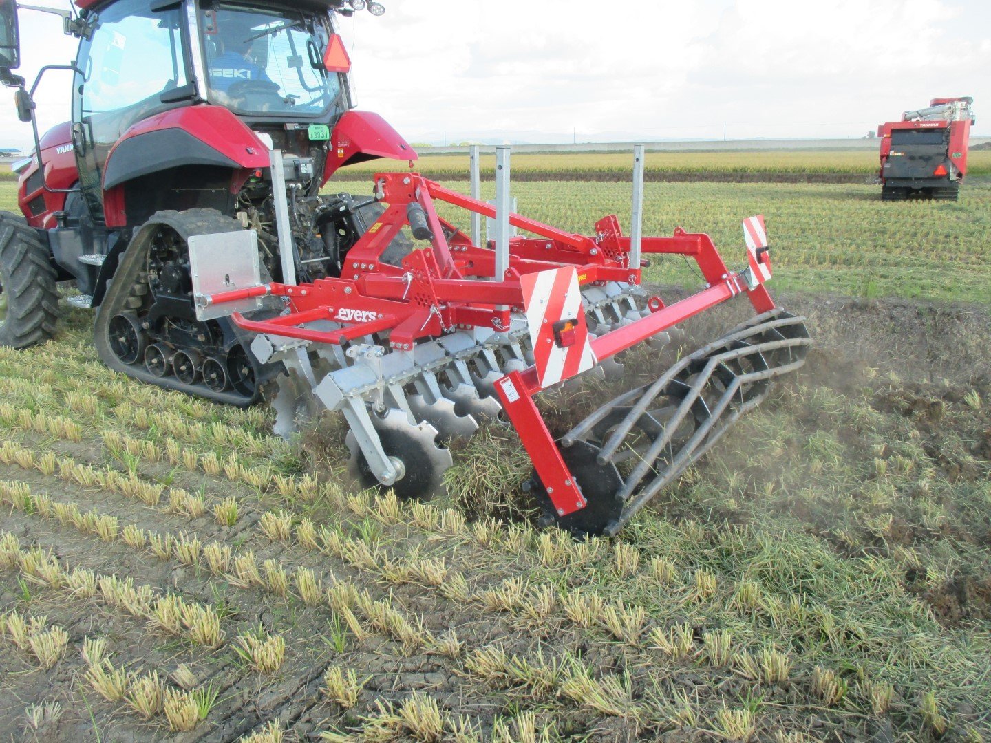 Vario-disc harrow with two rows of discs and hydraulically foldable, type Dulmen