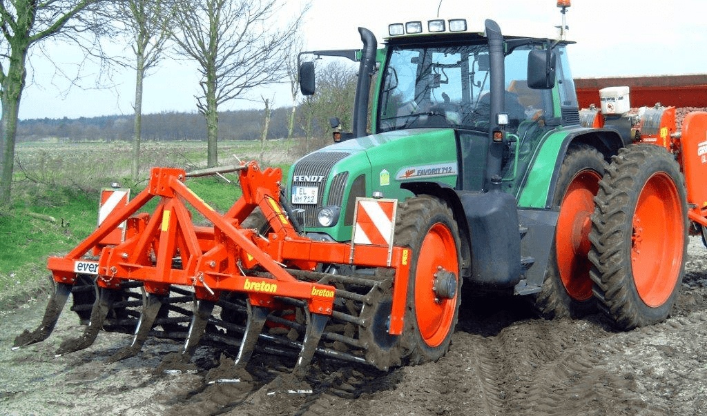 Pre-cultivator with tube roller, typ Breton
