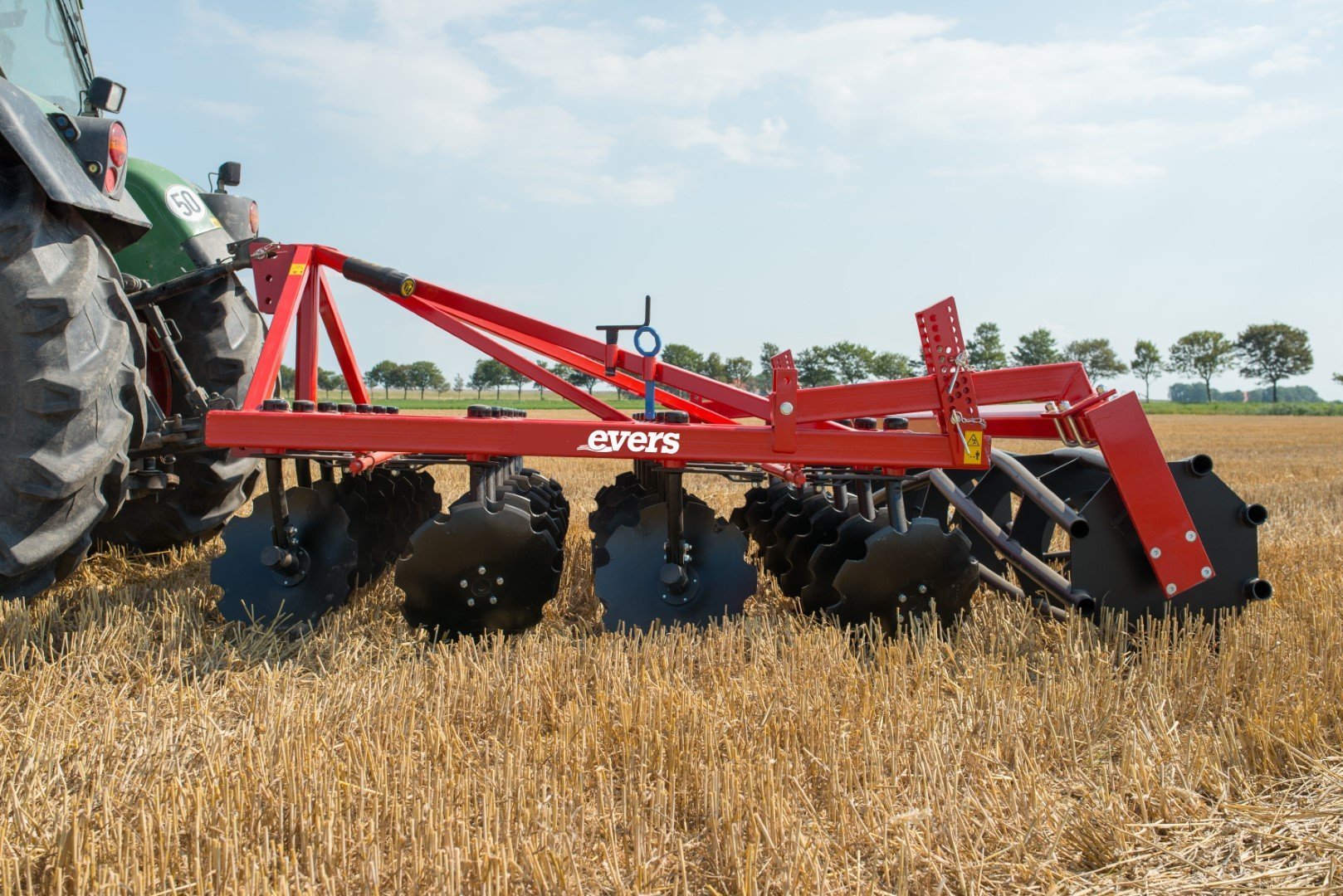 Vario-disc 4-bar disc harrow for intensive crumbling and mixing of crop and green manure residues, type Orlov