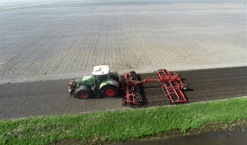 Fixed tine cultivator with tow bar for packer, type Mustang 