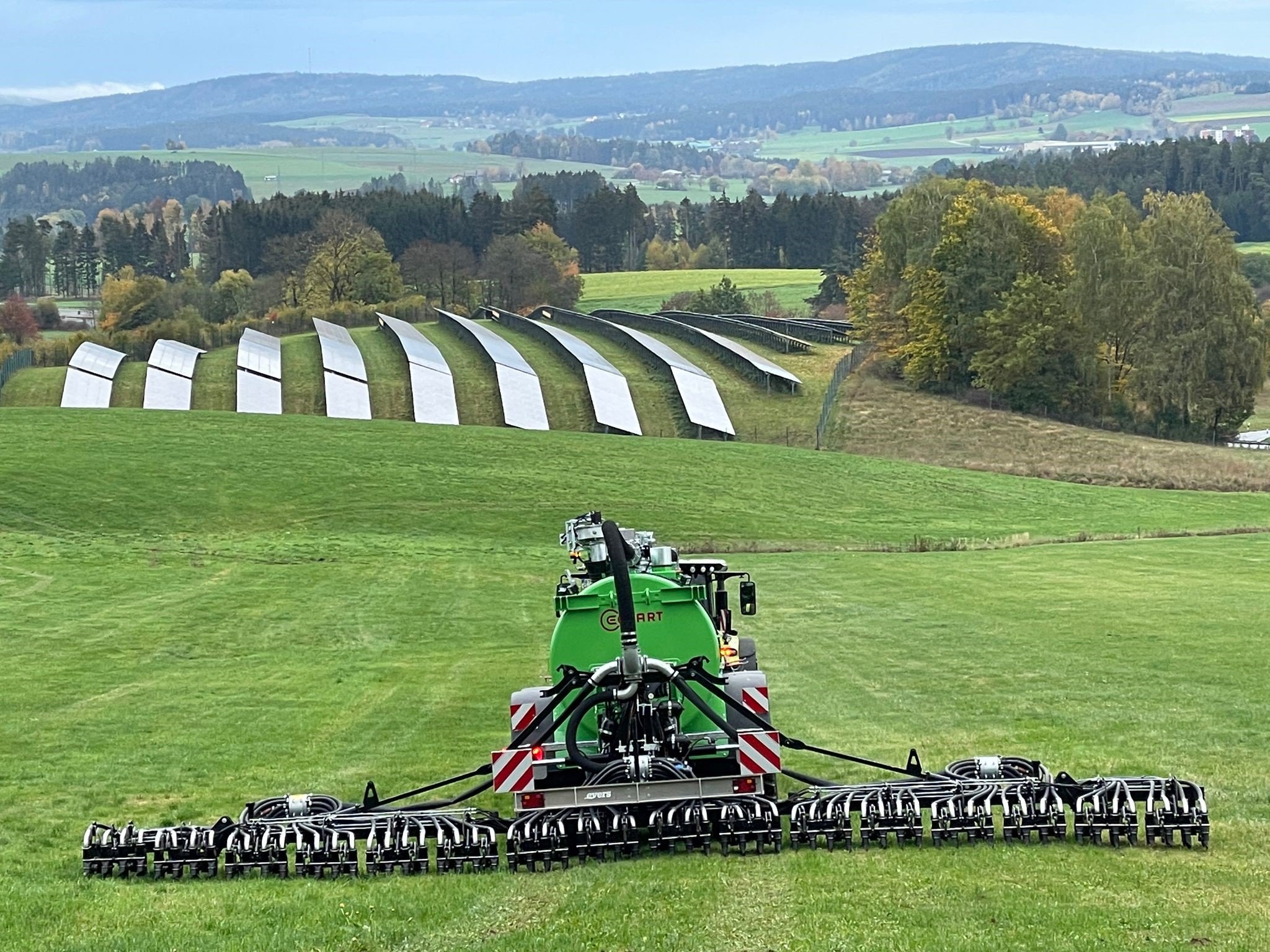 Evers Quadro Disc - Combi Disc Injector for grain fields, grassland and arable land - innovative ground adaptation through new 3D suspended slurry element.