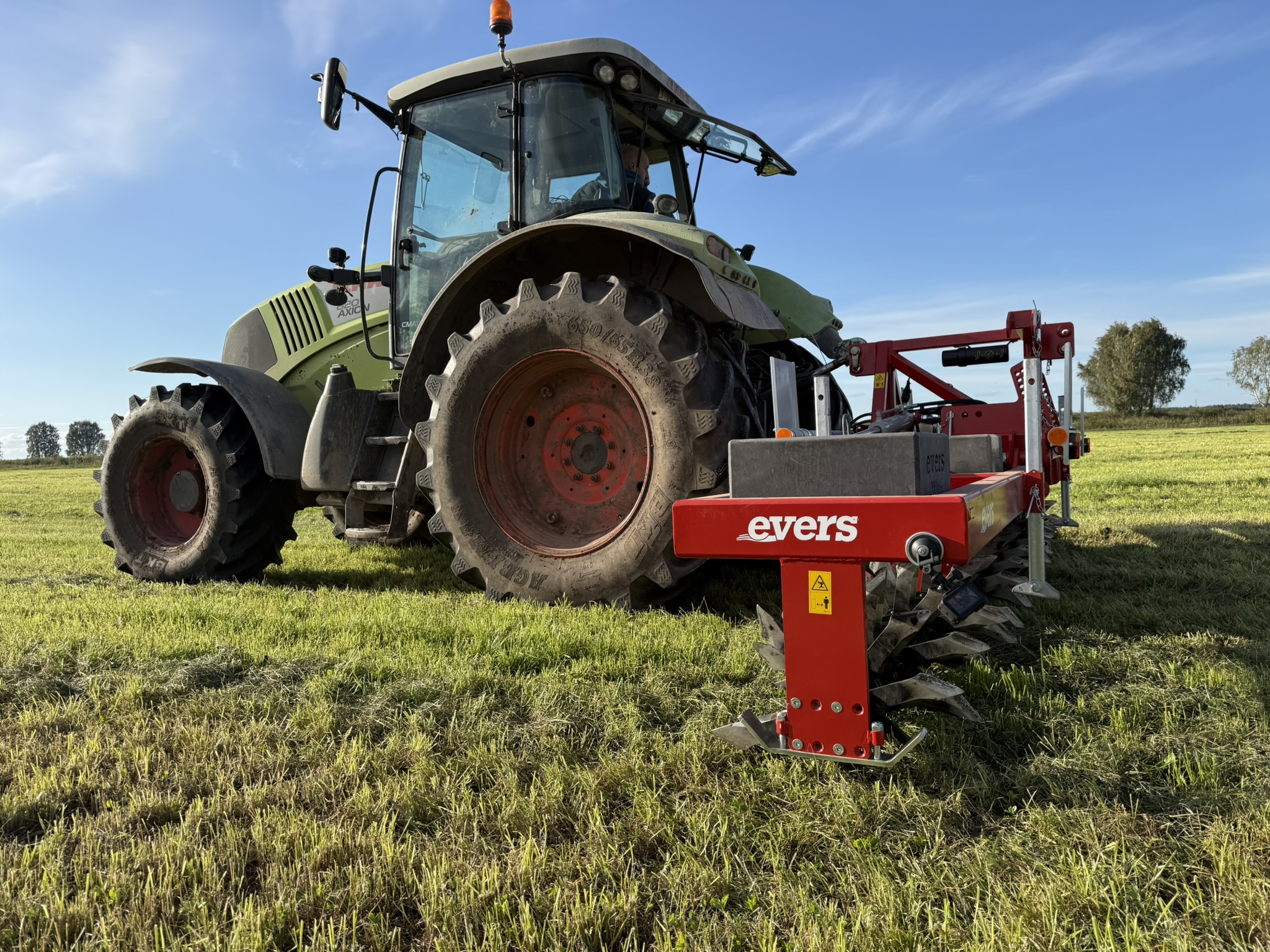 Farmers in the Baltic States unlock the full potential of their soil with Evers Agro machines