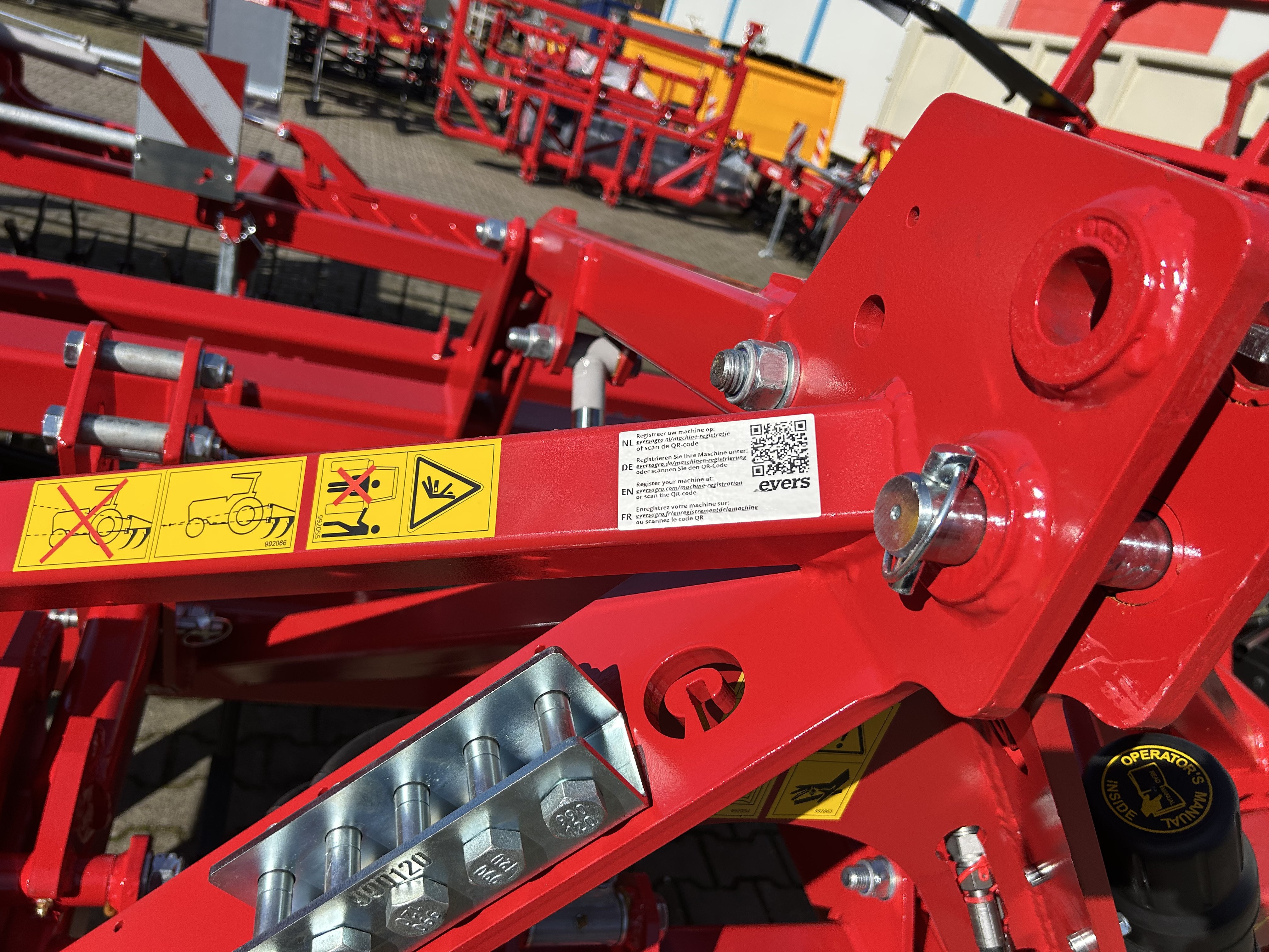 Machine registration sticker on an Evers machine