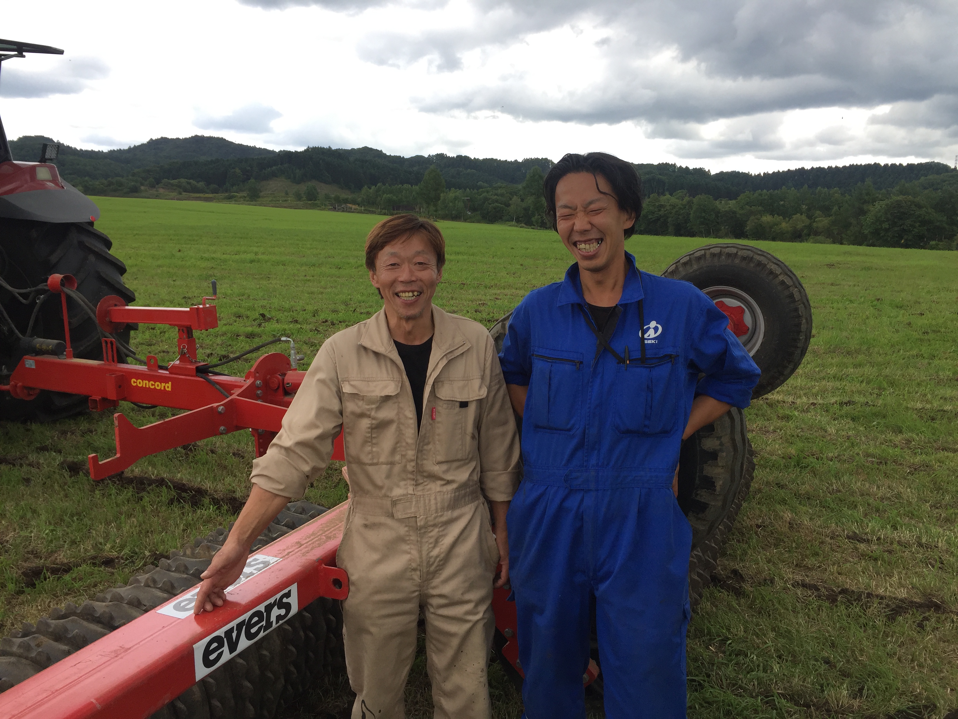 Mr. Ohkushi, Yuni, Japan: the Evers Concord roller creates looser soil amd less compaction in the topsoil layer