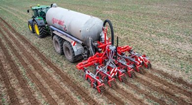 Strip-till injector